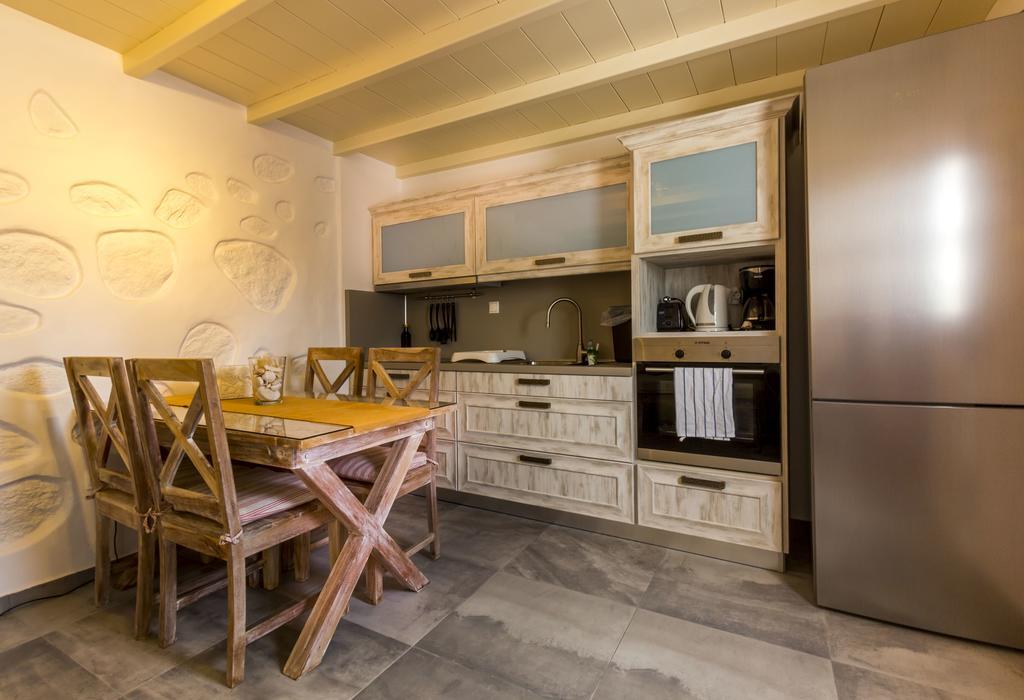 Lavish Suites Agios Ioannis Diakoftis Exteriör bild