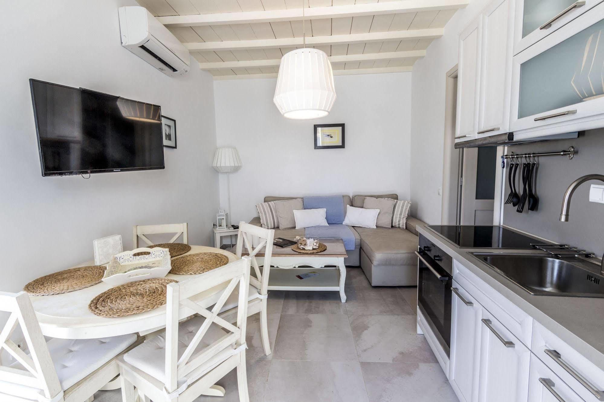 Lavish Suites Agios Ioannis Diakoftis Exteriör bild